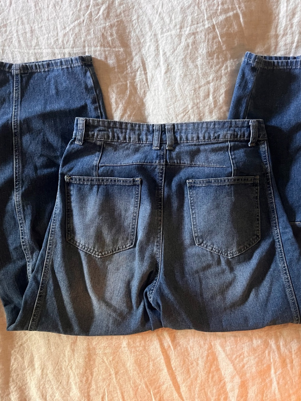 Boyfriend Barrel Jeans // Size 6 - Picture 6 of 6